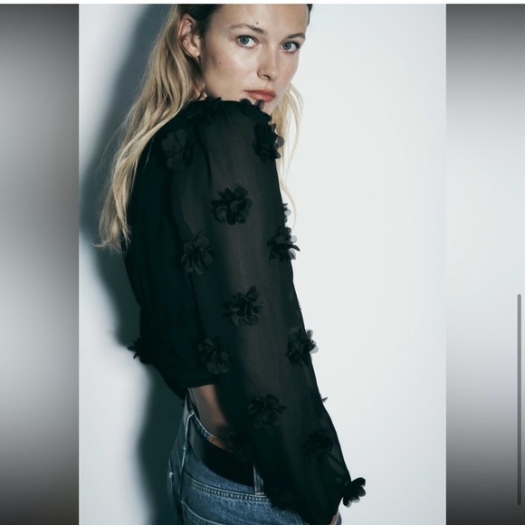 Zara textured floral cropped top. - Picture 4 of 8